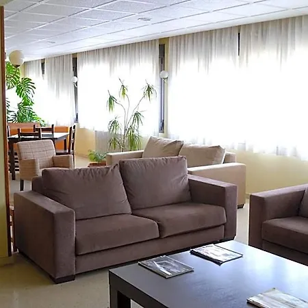 Mi Casa 3*